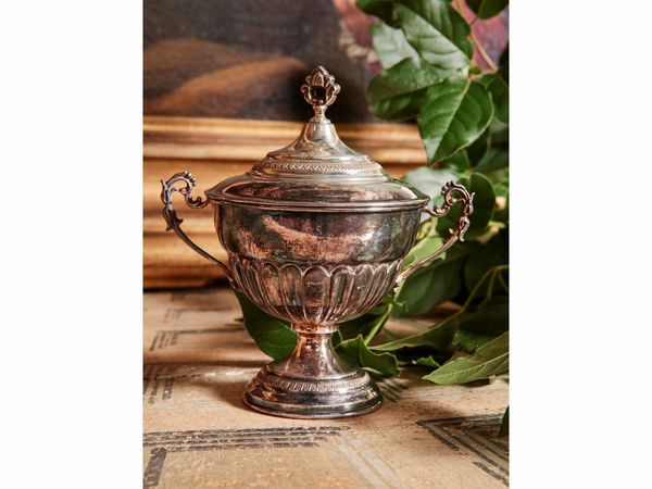 Zuccheriera in argento  - Asta Arredi e Dipinti dal Castello di Gamberaia a Firenze - Associazione Nazionale - Case d'Asta italiane