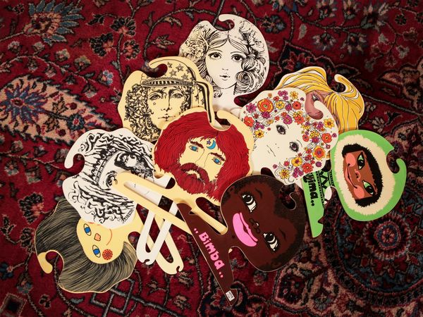 MIscellanea di nove grucce pop, Fulgenzi  - Asta Arredi e Dipinti dal Castello di Gamberaia a Firenze - Associazione Nazionale - Case d'Asta italiane