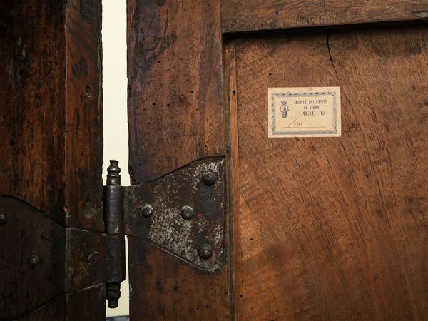 Armadio in noce  - Asta Arredi e Dipinti dal Castello di Gamberaia a Firenze - Associazione Nazionale - Case d'Asta italiane