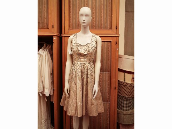 Abito da sera, Mingolini e Gugenheim  - Asta Arredi e Dipinti dal Castello di Gamberaia a Firenze - Associazione Nazionale - Case d'Asta italiane