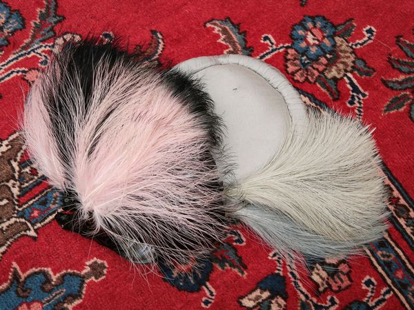 Due cappellini vintage  - Asta Arredi e Dipinti dal Castello di Gamberaia a Firenze - Associazione Nazionale - Case d'Asta italiane