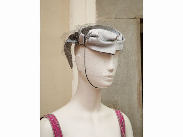 Tre cappellini vintage  - Asta Arredi e Dipinti dal Castello di Gamberaia a Firenze - Associazione Nazionale - Case d'Asta italiane