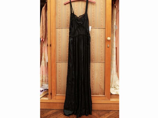 Lotto di lingerie da notte in seta, jersey e pizzo  - Asta Arredi e Dipinti dal Castello di Gamberaia a Firenze - Associazione Nazionale - Case d'Asta italiane