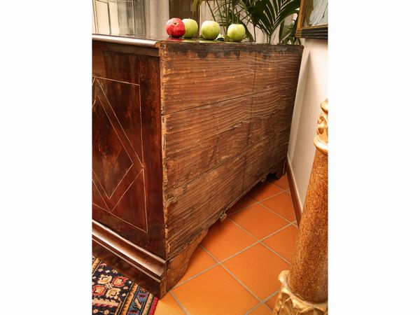 Cassettone in noce ed altre essenze  - Asta Arredi e Dipinti dal Castello di Gamberaia a Firenze - Associazione Nazionale - Case d'Asta italiane