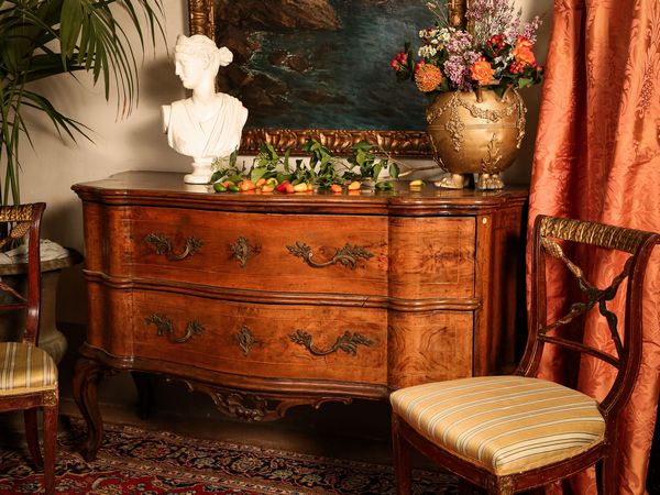 Cassettone in noce e radica di noce  - Asta Arredi e Dipinti dal Castello di Gamberaia a Firenze - Associazione Nazionale - Case d'Asta italiane