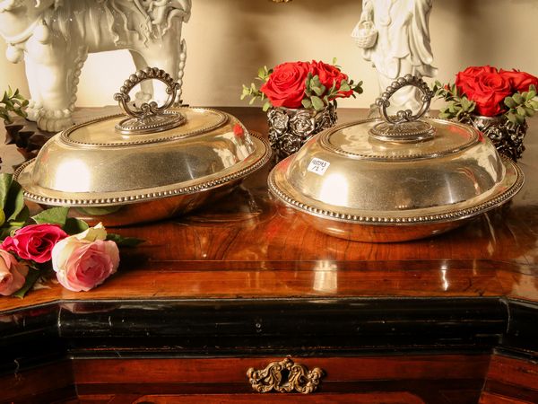 Coppia di legumiere in metallo argentato  - Asta Arredi e Dipinti dal Castello di Gamberaia a Firenze - Associazione Nazionale - Case d'Asta italiane