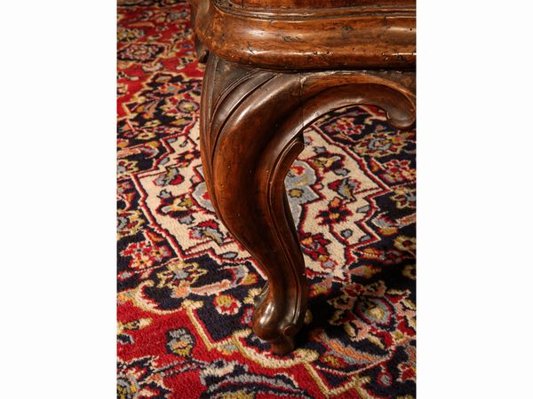 Cassettone in noce e radica di noce  - Asta Arredi e Dipinti dal Castello di Gamberaia a Firenze - Associazione Nazionale - Case d'Asta italiane