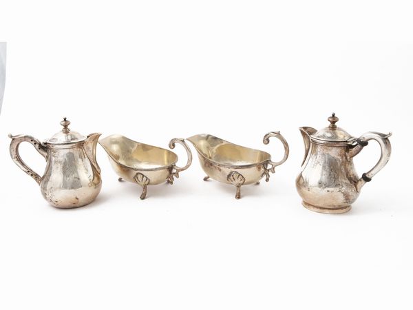 Lotto di accesspri per la tavola in metallo argentato  - Asta Arredi e Dipinti dal Castello di Gamberaia a Firenze - Associazione Nazionale - Case d'Asta italiane