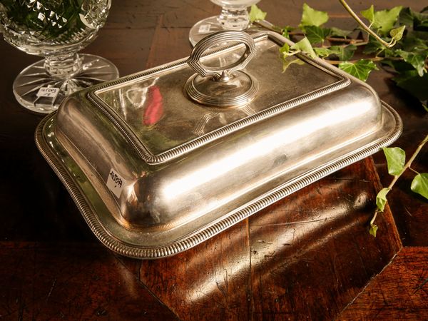 Legumiera in metallo argentato  - Asta Arredi e Dipinti dal Castello di Gamberaia a Firenze - Associazione Nazionale - Case d'Asta italiane