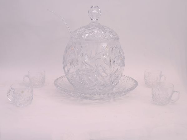 Set da aperitivo o sangria in cristallo molato  - Asta Arredi e Dipinti dal Castello di Gamberaia a Firenze - Associazione Nazionale - Case d'Asta italiane