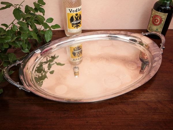 Vassoio ovale in metallo argentato  - Asta Arredi e Dipinti dal Castello di Gamberaia a Firenze - Associazione Nazionale - Case d'Asta italiane