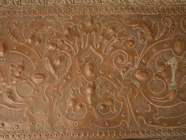 Baule portalegna in legno rivestito in rame  - Asta Arredi e Dipinti dal Castello di Gamberaia a Firenze - Associazione Nazionale - Case d'Asta italiane