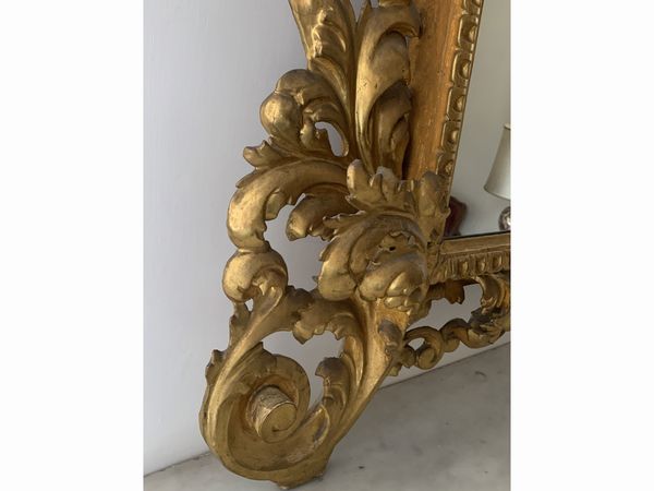 Console con specchiera in legno intagliato e dorato  - Asta Arredi e Dipinti dal Castello di Gamberaia a Firenze - Associazione Nazionale - Case d'Asta italiane