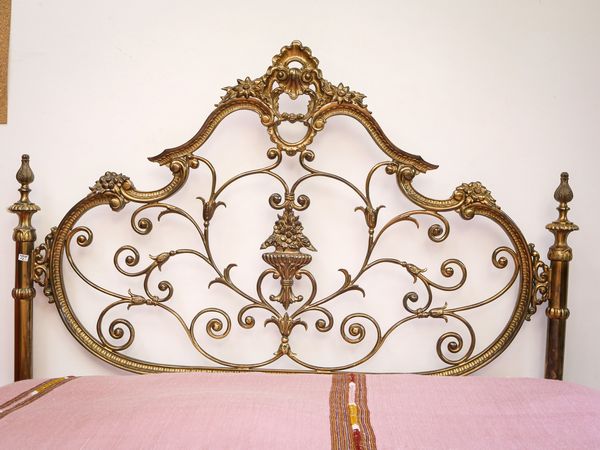 Coppia di letti singoli in ottone  - Asta Arredi e Dipinti dal Castello di Gamberaia a Firenze - Associazione Nazionale - Case d'Asta italiane