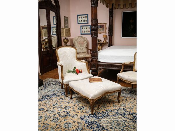 Finimento da camera da letto in legno intagliato e dorato  - Asta Arredi e Dipinti dal Castello di Gamberaia a Firenze - Associazione Nazionale - Case d'Asta italiane