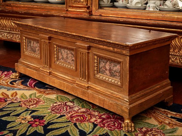 Cassina in legno intagliato e dorato  - Asta Arredi e Dipinti dal Castello di Gamberaia a Firenze - Associazione Nazionale - Case d'Asta italiane