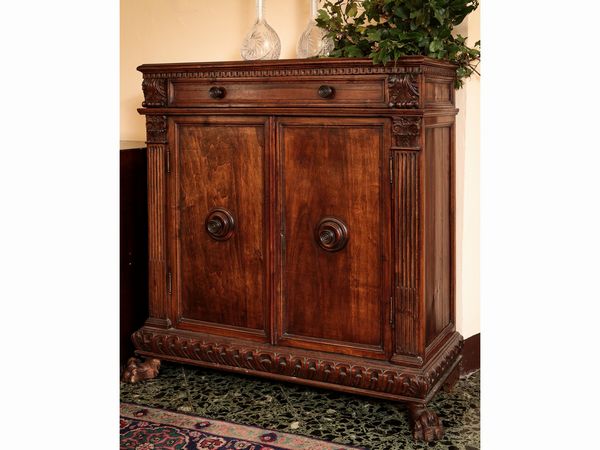 Stipo in noce  - Asta Arredi e Dipinti dal Castello di Gamberaia a Firenze - Associazione Nazionale - Case d'Asta italiane