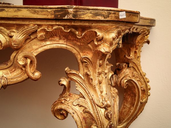 Coppia di console in legno intagliato e dorato  - Asta Arredi e Dipinti dal Castello di Gamberaia a Firenze - Associazione Nazionale - Case d'Asta italiane
