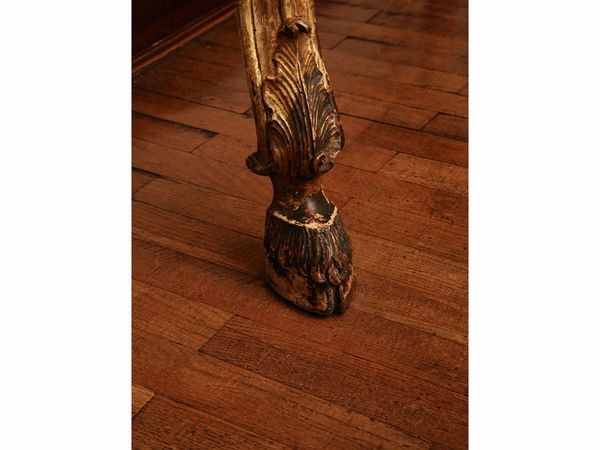 Coppia di console in legno intagliato e dorato  - Asta Arredi e Dipinti dal Castello di Gamberaia a Firenze - Associazione Nazionale - Case d'Asta italiane