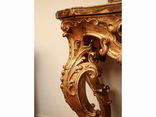Coppia di console in legno intagliato e dorato  - Asta Arredi e Dipinti dal Castello di Gamberaia a Firenze - Associazione Nazionale - Case d'Asta italiane