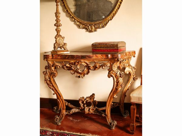 Coppia di console in legno intagliato e dorato  - Asta Arredi e Dipinti dal Castello di Gamberaia a Firenze - Associazione Nazionale - Case d'Asta italiane