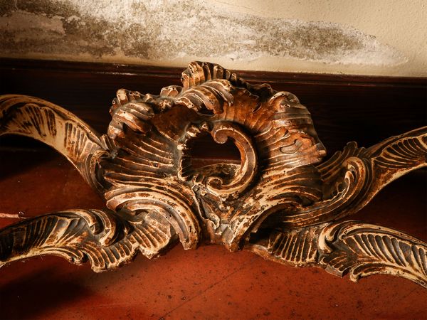 Coppia di console in legno intagliato e dorato  - Asta Arredi e Dipinti dal Castello di Gamberaia a Firenze - Associazione Nazionale - Case d'Asta italiane
