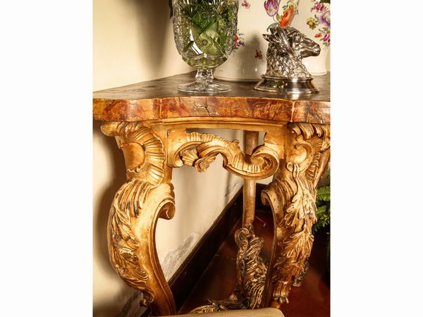 Coppia di console in legno intagliato e dorato  - Asta Arredi e Dipinti dal Castello di Gamberaia a Firenze - Associazione Nazionale - Case d'Asta italiane