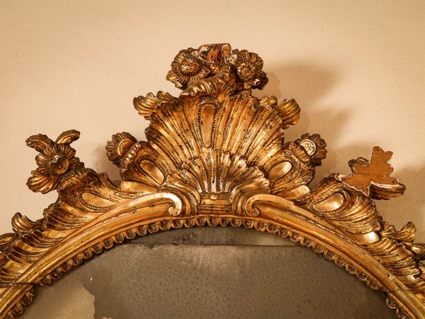 Coppia di cornici ovali in legno intagliato e dorato  - Asta Arredi e Dipinti dal Castello di Gamberaia a Firenze - Associazione Nazionale - Case d'Asta italiane