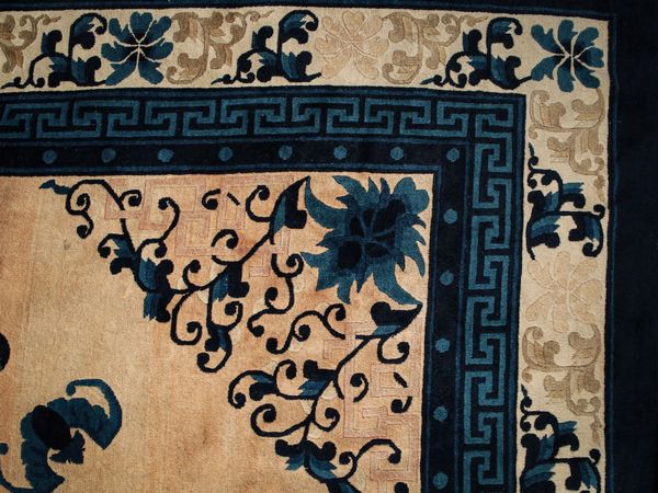 Grande tappeto Peking  - Asta Arredi e Dipinti dal Castello di Gamberaia a Firenze - Associazione Nazionale - Case d'Asta italiane