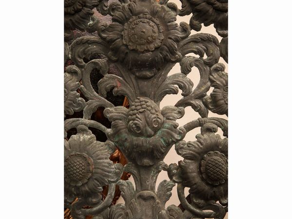 Coppia di grandi vasi porta palmette in bronzo  - Asta Arredi e Dipinti dal Castello di Gamberaia a Firenze - Associazione Nazionale - Case d'Asta italiane