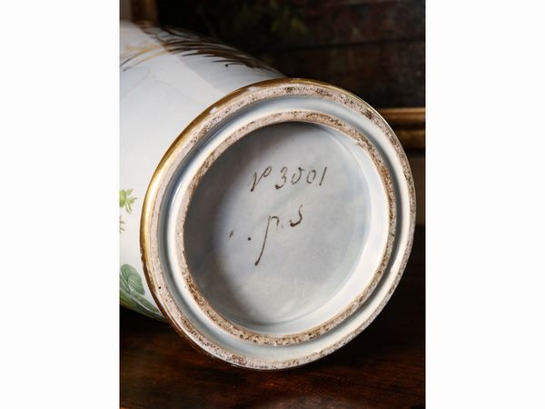 Coppia di grandi vasi a balaustro in porcellana  - Asta Arredi e Dipinti dal Castello di Gamberaia a Firenze - Associazione Nazionale - Case d'Asta italiane