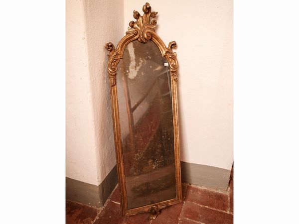 Coppia di specchiere a ventola in legno intagliato e dorato  - Asta Arredi e Dipinti dal Castello di Gamberaia a Firenze - Associazione Nazionale - Case d'Asta italiane