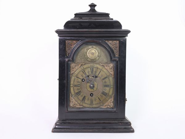 Orologio da tavolo in legno ebanizzato, Antoni Kurtzweil  - Asta Arredi e Dipinti dal Castello di Gamberaia a Firenze - Associazione Nazionale - Case d'Asta italiane