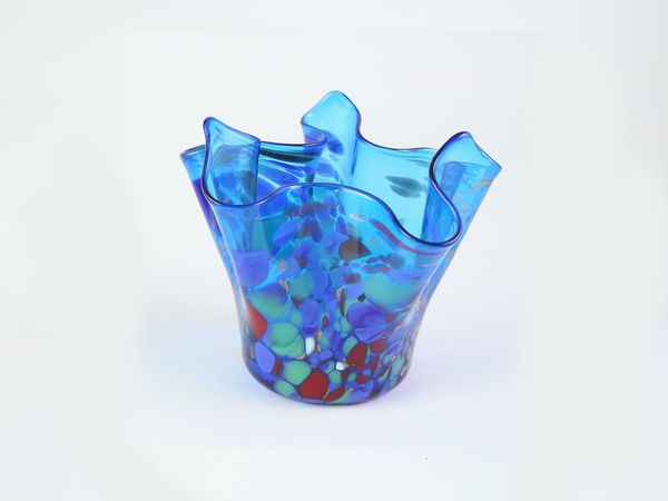 Vaso a fazzoletto Venini in vetro soffiato  - Asta Arredi e Dipinti dal Castello di Gamberaia a Firenze - Associazione Nazionale - Case d'Asta italiane