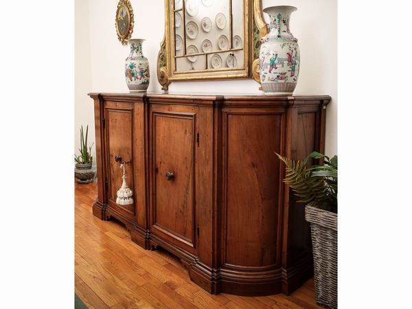Credenza in noce  - Asta Arredi e Dipinti dal Castello di Gamberaia a Firenze - Associazione Nazionale - Case d'Asta italiane