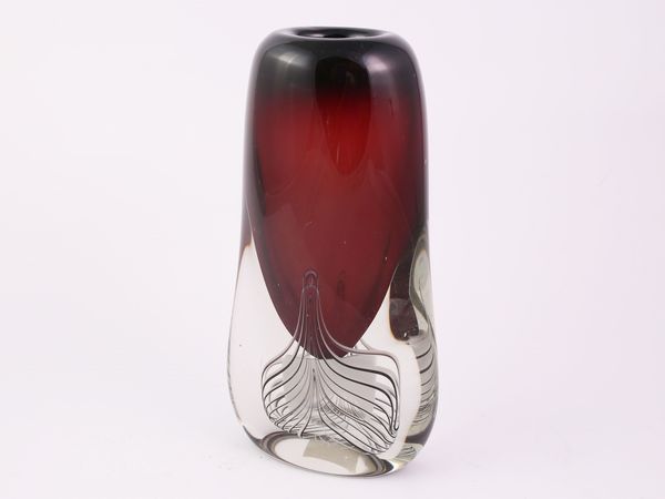 Gino Cenedese : Vaso in vetro sommerso, Murano 1960 circa  - Asta Arredi e Dipinti dal Castello di Gamberaia a Firenze - Associazione Nazionale - Case d'Asta italiane