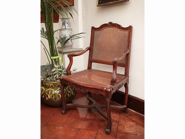 Divano e serie di cinque poltrone in noce  - Asta Arredi e Dipinti dal Castello di Gamberaia a Firenze - Associazione Nazionale - Case d'Asta italiane