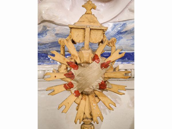 Reliquiario in legno intagliato e dorato  - Asta Arredi e Dipinti dal Castello di Gamberaia a Firenze - Associazione Nazionale - Case d'Asta italiane