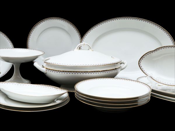Servizio di piatti Richard Ginori  - Asta Arredi e Dipinti dal Castello di Gamberaia a Firenze - Associazione Nazionale - Case d'Asta italiane