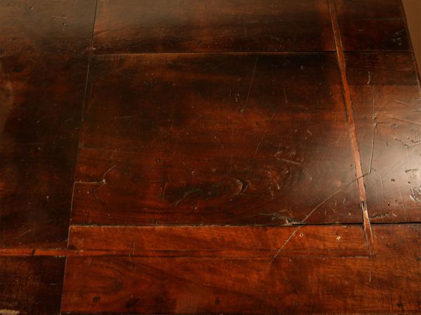 Grande credenza in noce  - Asta Arredi e Dipinti dal Castello di Gamberaia a Firenze - Associazione Nazionale - Case d'Asta italiane