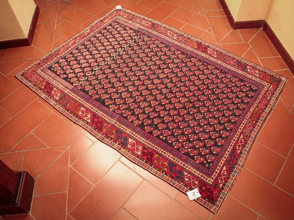 Tappeto caucasico di vecchia manifattura  - Asta Arredi e Dipinti dal Castello di Gamberaia a Firenze - Associazione Nazionale - Case d'Asta italiane