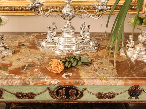 Console in legno laccato verde acqua e lumeggiato in oro  - Asta Arredi e Dipinti dal Castello di Gamberaia a Firenze - Associazione Nazionale - Case d'Asta italiane