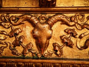 Libreria in legno e pastiglia dorata  - Asta Arredi e Dipinti dal Castello di Gamberaia a Firenze - Associazione Nazionale - Case d'Asta italiane