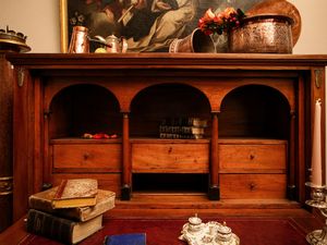 Mobile da studio da centro in ciliegio  - Asta Arredi e Dipinti dal Castello di Gamberaia a Firenze - Associazione Nazionale - Case d'Asta italiane