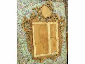 Specchiera con cornice in legno intagliato e dorato  - Asta Arredi e Dipinti dal Castello di Gamberaia a Firenze - Associazione Nazionale - Case d'Asta italiane