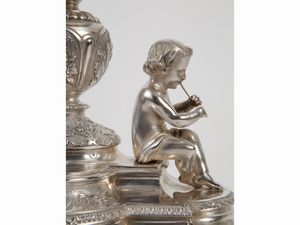 Importante trittico centrotavola vittoriano in argento sterling 925/1000  - Asta Arredi e Dipinti dal Castello di Gamberaia a Firenze - Associazione Nazionale - Case d'Asta italiane