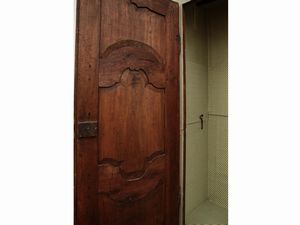 Armadio in legno laccato  - Asta Arredi e Dipinti dal Castello di Gamberaia a Firenze - Associazione Nazionale - Case d'Asta italiane