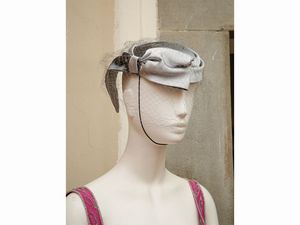 Tre cappellini vintage  - Asta Arredi e Dipinti dal Castello di Gamberaia a Firenze - Associazione Nazionale - Case d'Asta italiane