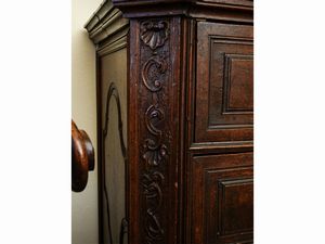 Cassettone in noce  - Asta Arredi e Dipinti dal Castello di Gamberaia a Firenze - Associazione Nazionale - Case d'Asta italiane