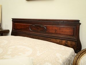 Letto ad una piazza e mezzo in noce  - Asta Arredi e Dipinti dal Castello di Gamberaia a Firenze - Associazione Nazionale - Case d'Asta italiane